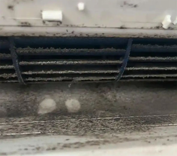 乌海空调吹的风有股烧焦味是怎么回事